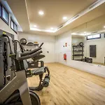 Vivi Homes - Apollo Luxury, Pool, Gym & Apartman *
