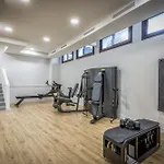 Vivi Homes - Apollo Luxury, Pool, Gym & Apartman