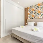 Vivi Homes - Apollo Luxury, Pool, Gym & Apartman