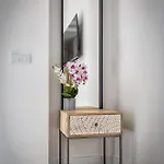 Vivi Homes - Apollo Luxury, Pool, Gym & Apartman