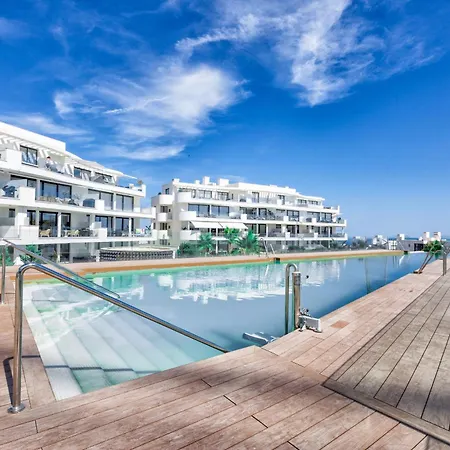Vivi Homes - Apollo Luxury, Pool, Gym & Apartment Fuengirola