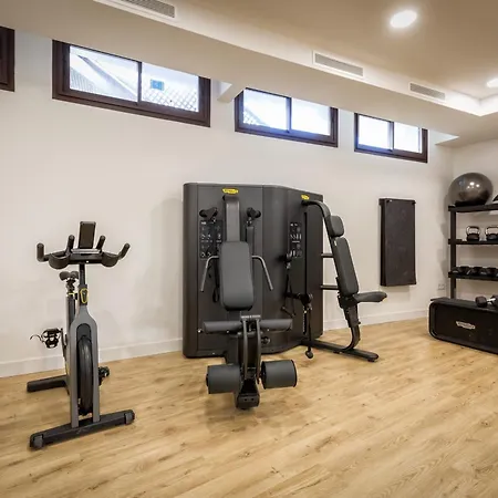 Vivi Homes - Apollo Luxury, Pool, Gym & Apartment Fuengirola