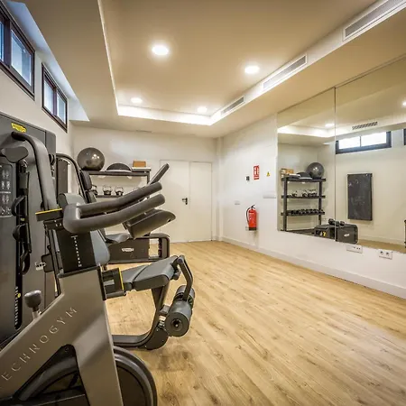 Vivi Homes - Apollo Luxury, Pool, Gym & Apartment *