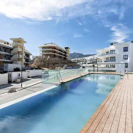 Vivi Homes - Apollo Luxury, Pool, Gym &
