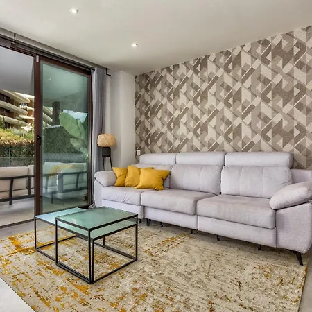 Vivi Homes - Apollo Luxury, Pool, Gym & Apartman Fuengirola